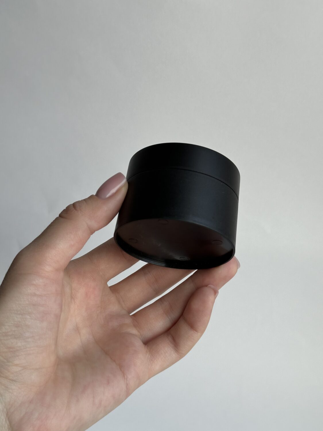 Банка 30 гр матовая с дополнительной пластиковой крышкой