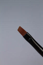 Кисть Lakres для геля скошенная с колпачком