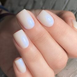 Цветная жесткая база Colloration Hard №107 —  «Лунный камень» Молочный оттенок с голубым свечением (20 мл)