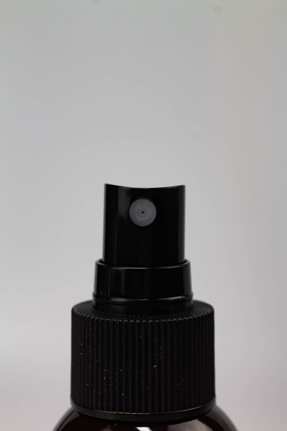 Флакон с распылителем 100 мл черный