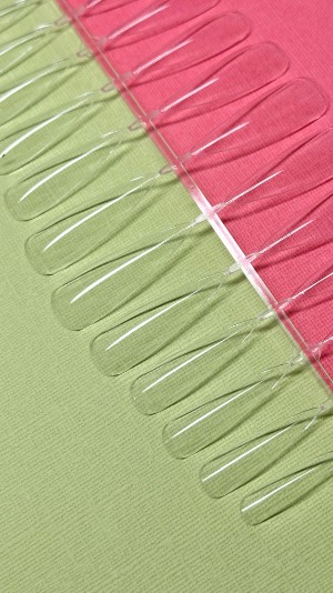 Гелевые типсы Salon312 Стилеты Long глянцевые 24 шт MG-QT-A-11