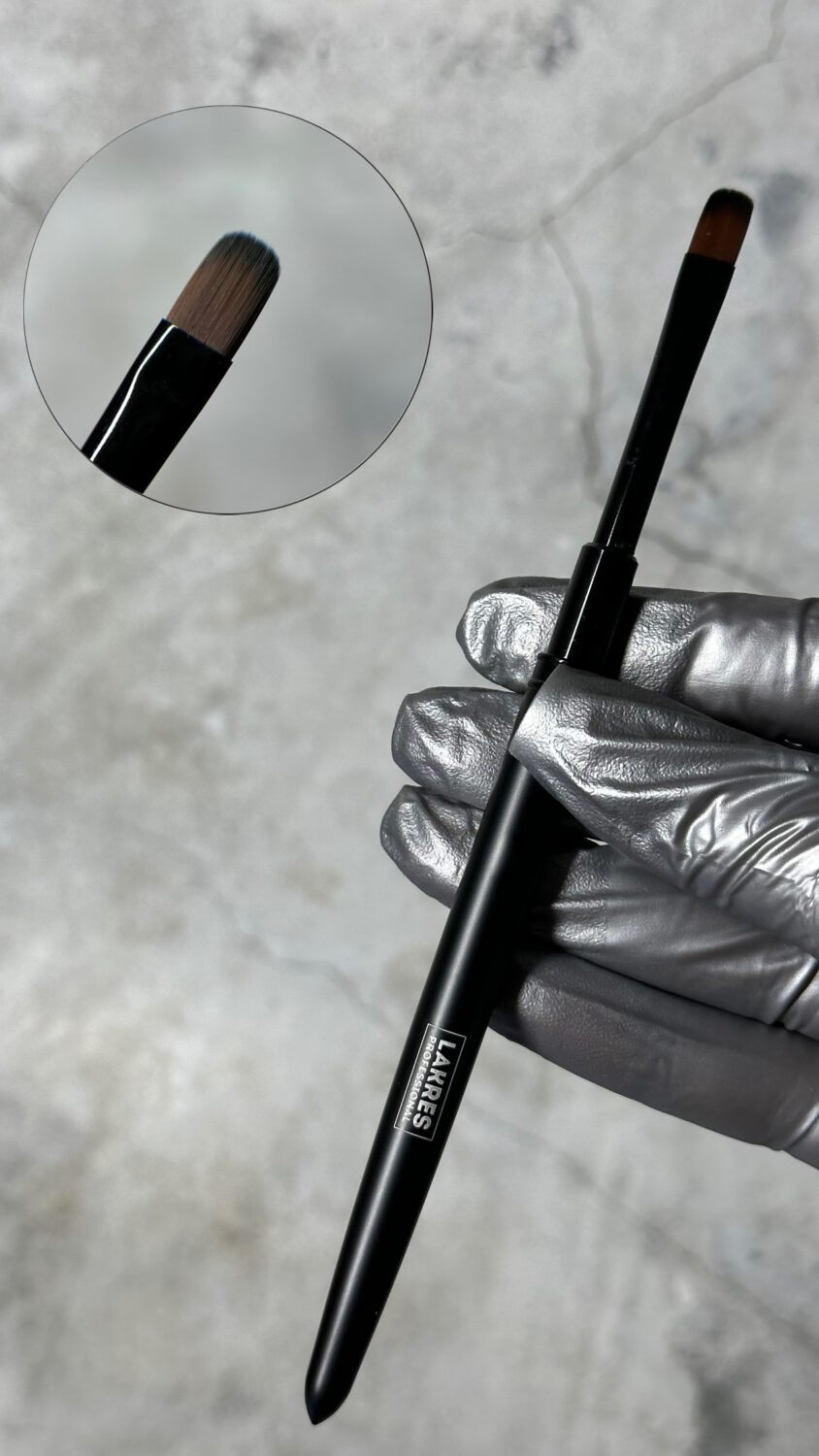 Кисть Lakres гелевая овальная №9 для с колпачком