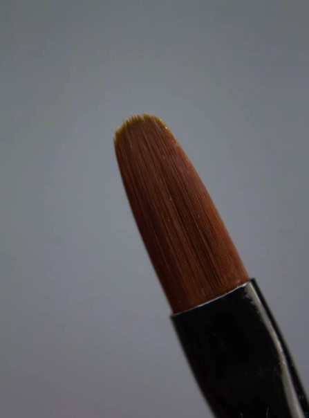 Кисть Lakres «Язычок» Vamp с колпачком