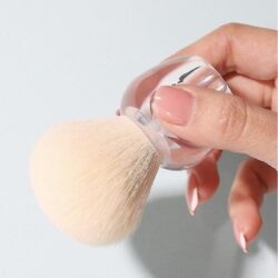 Кисть сметка в футляре прозрачная