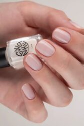 Лак Swanky Stamping для ногтей Укрепляющий №01 молочно-белый 6мл