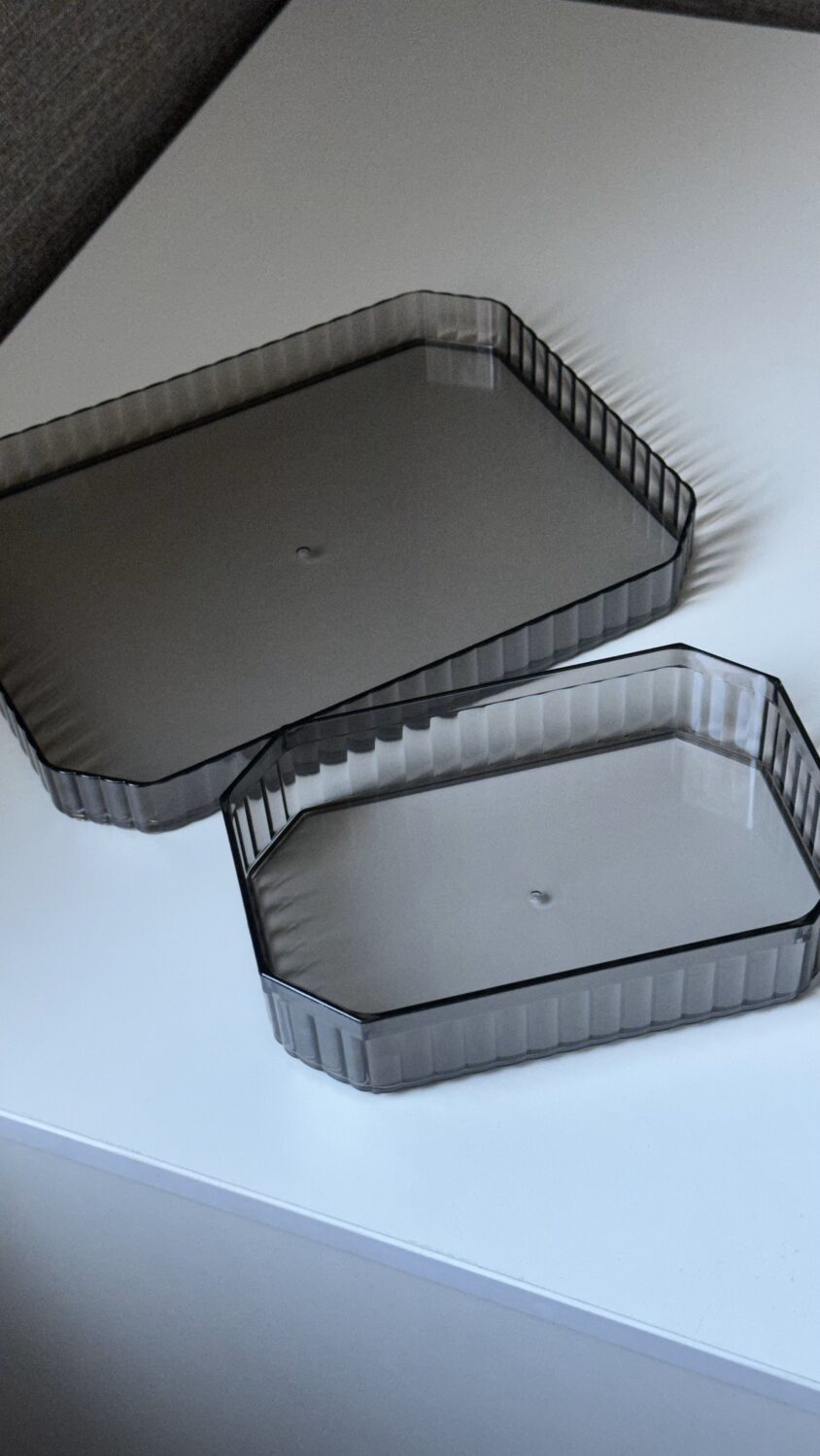 Лоток для хранения размер M серый