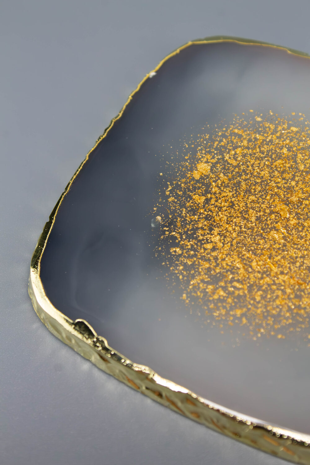 Пластина Драгоценный камень квадрат серый