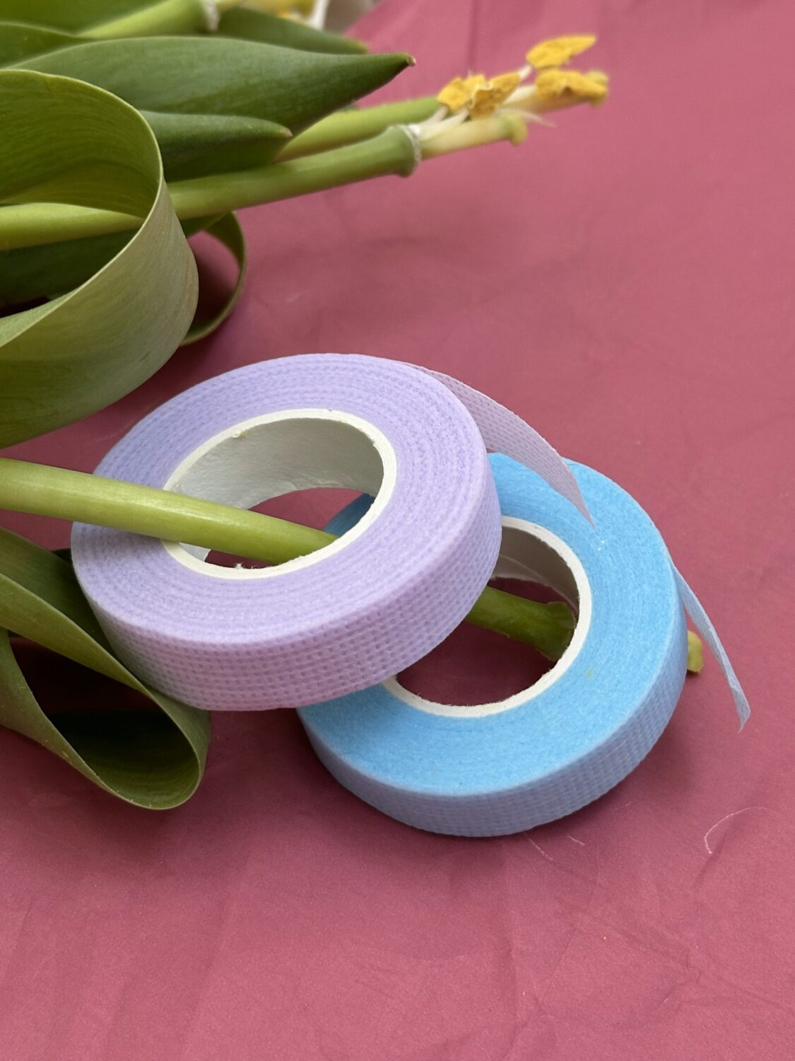 Скотч для изоляции ресниц голубой