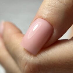 Жёсткий гель для наращивания Confiture №09 НИЗКАЯ ВЯЗКОСТЬ — Прозрачнорозовый жемчуг (13 г)