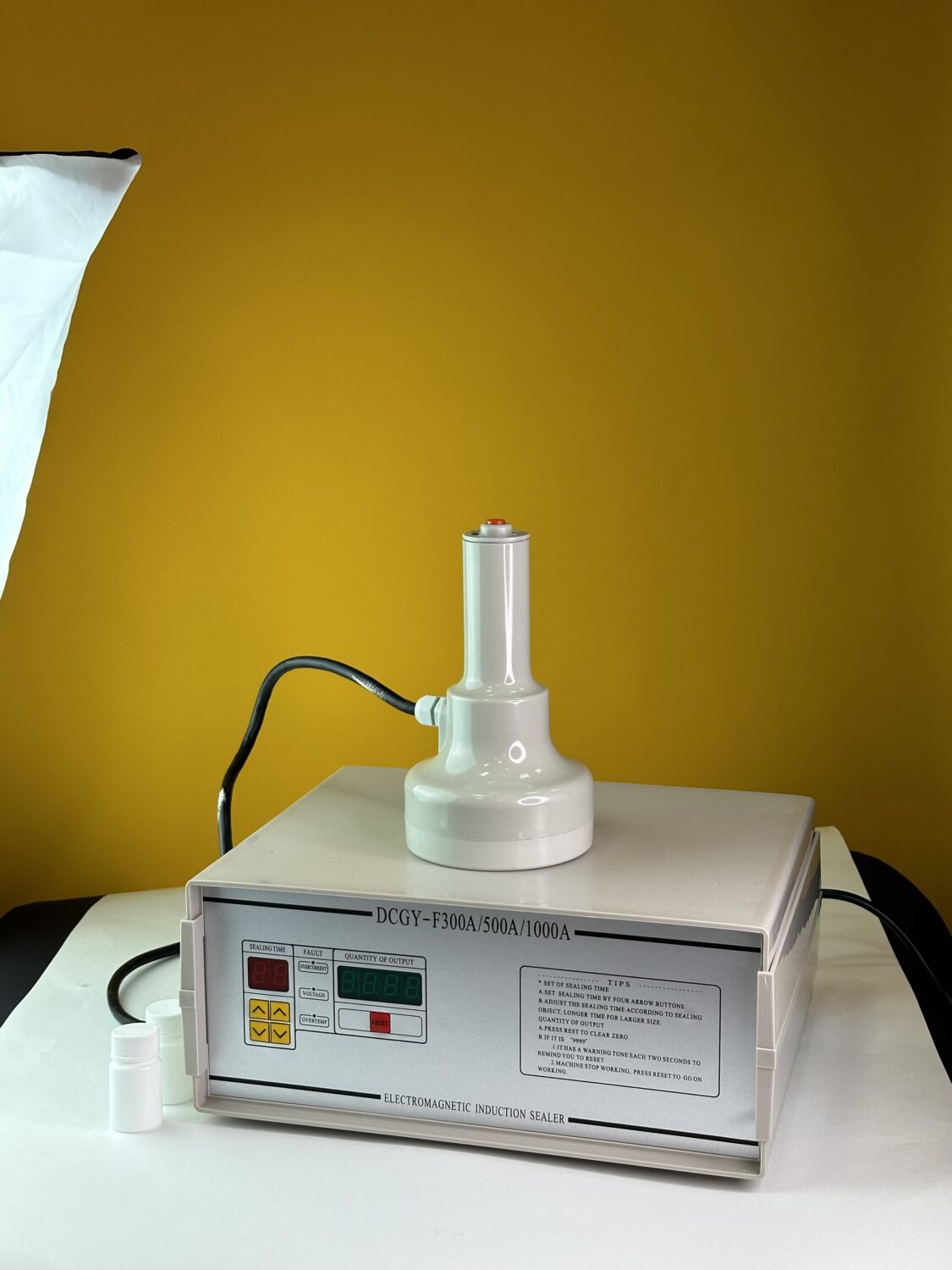 Аппарат индукционный для запечатывания горловин (ручной) DGYF-S500A